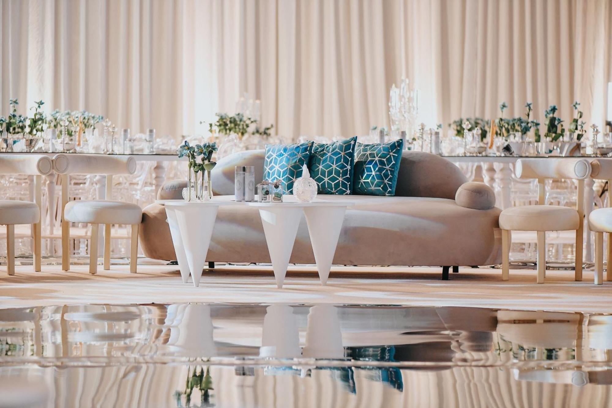 The St. Regis Abu Dhabi Hotel Exterior foto The interior of the ballroom at the InterContinental Sydney