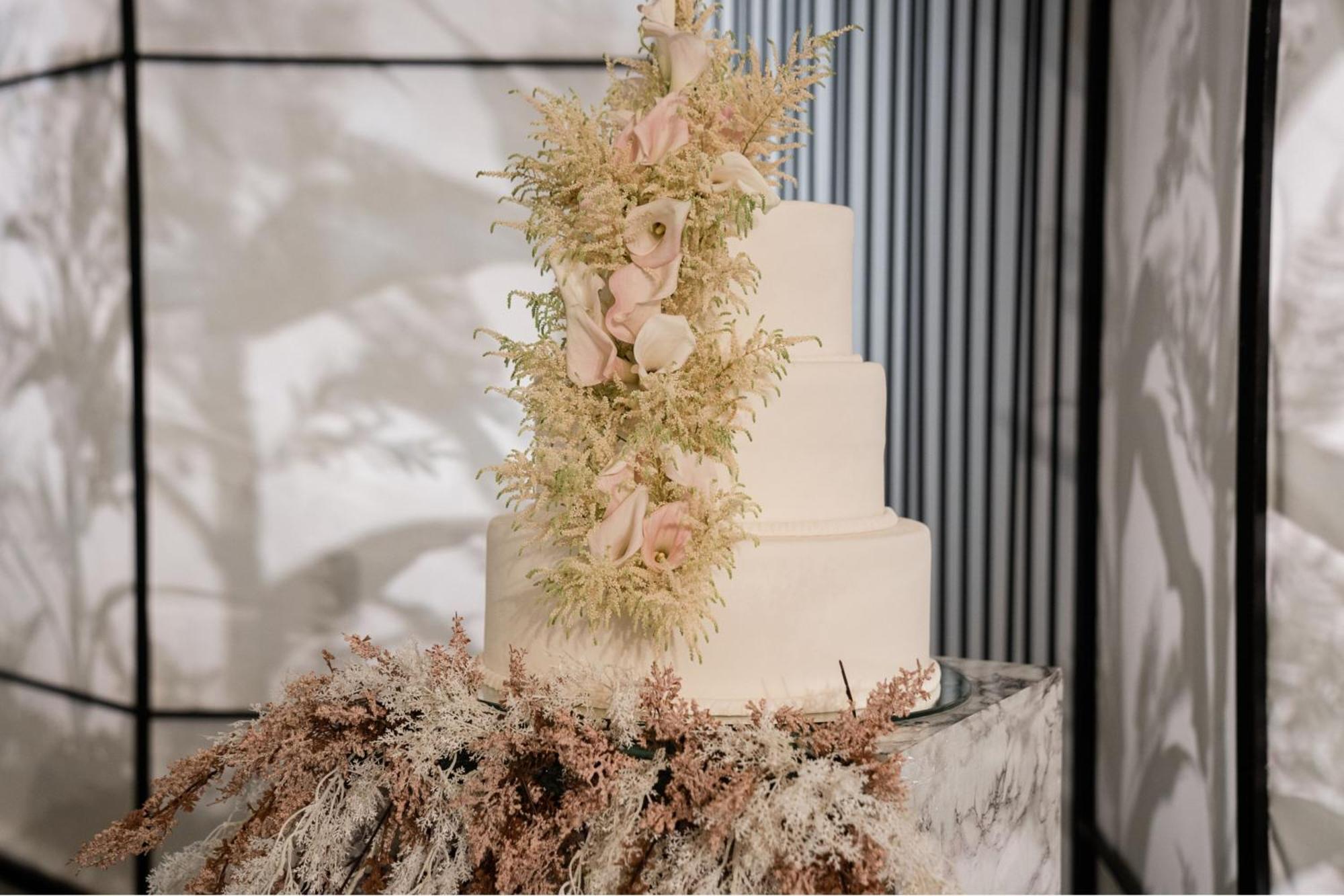The St. Regis Abu Dhabi Hotel Exterior foto A wedding cake