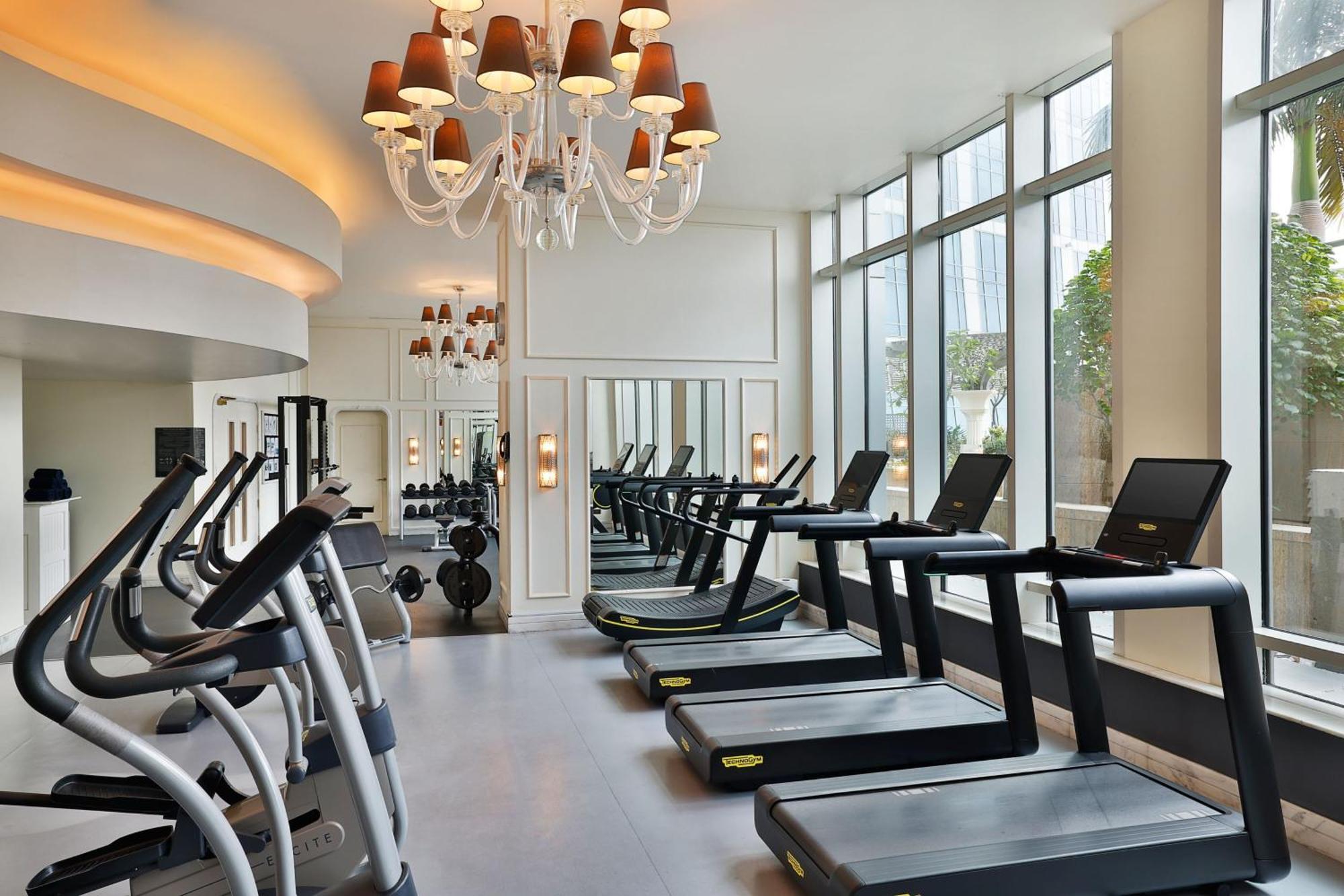 The St. Regis Abu Dhabi Hotel Exterior foto The gym at The Hari
